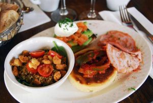 Assiette salée brunch Rouge Limé
